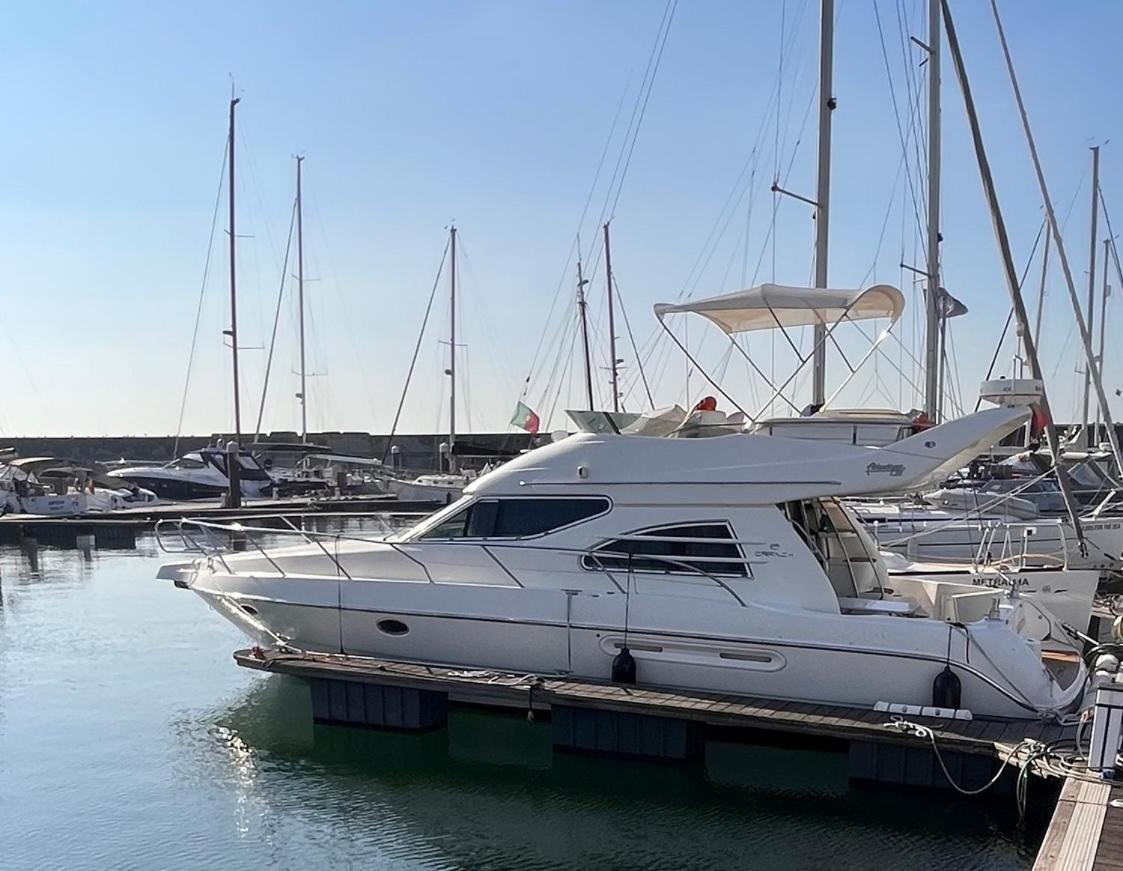 Payva & Branco Boats Iate Privado Em Cascais Hotel Ngoại thất bức ảnh